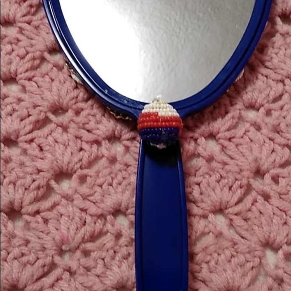 Hand held mirror - Picture 2 of 2